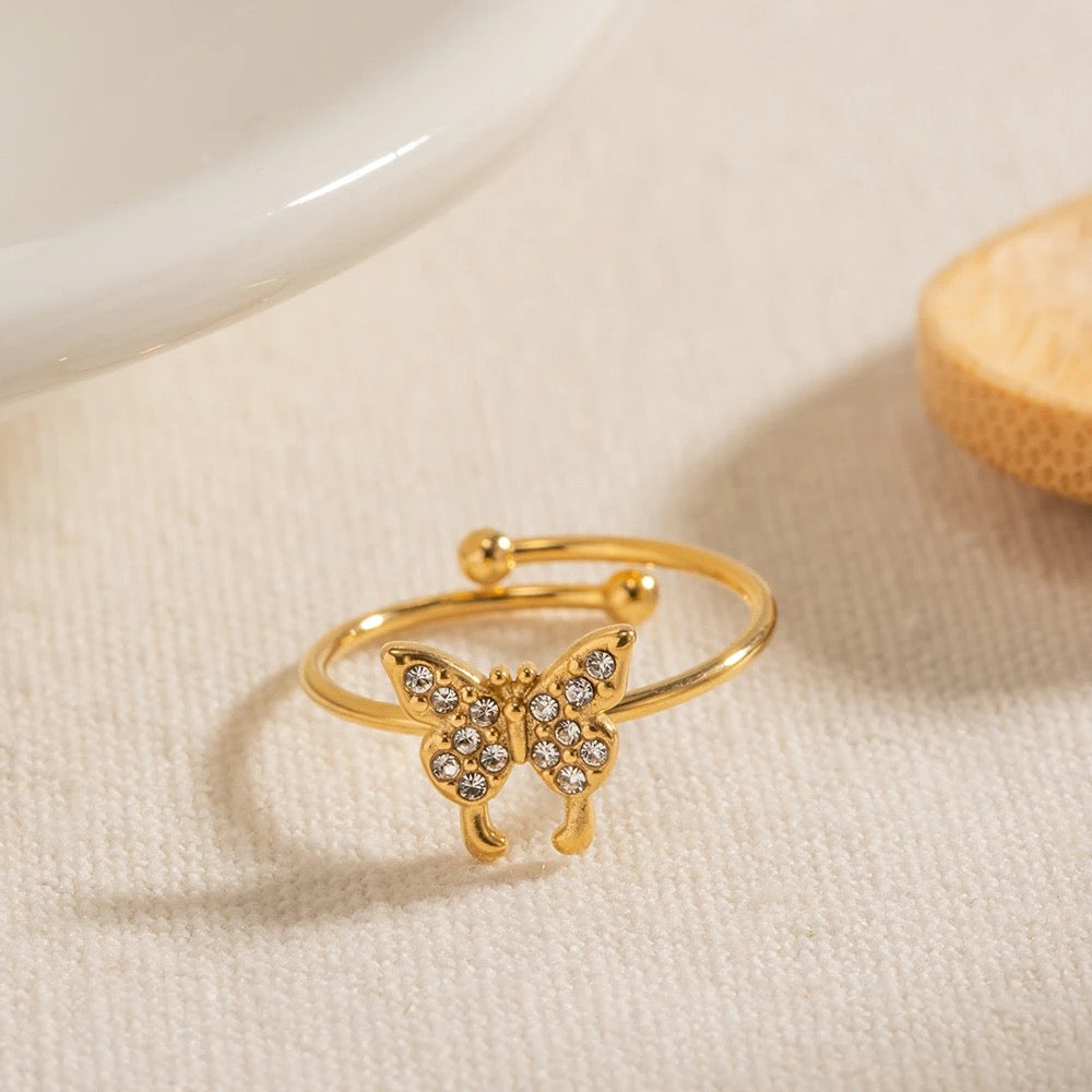 Butterfly adjustable ring
