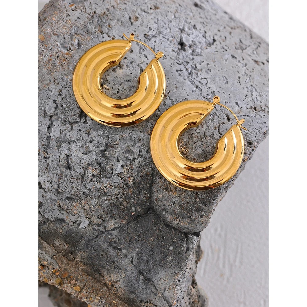 Round gold big hoop earrings