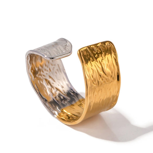 Two tone texture adjustable ring