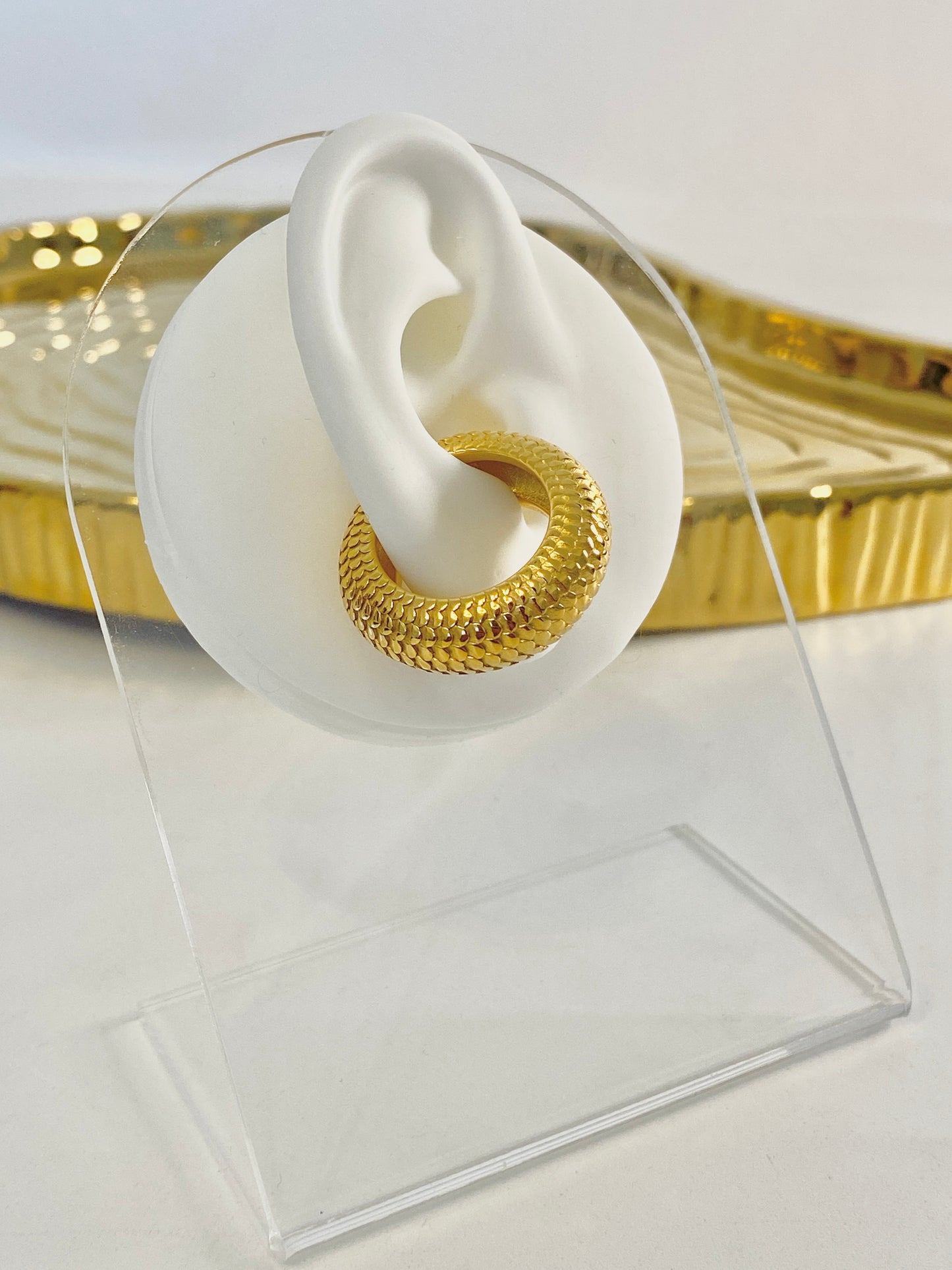 Texture Chunky cuff earring