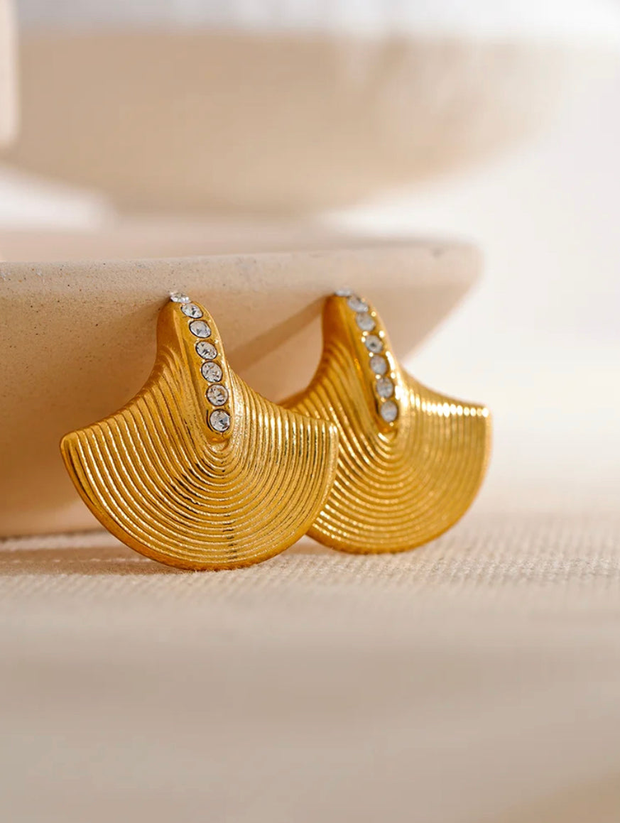 Luxury fan stud earrings