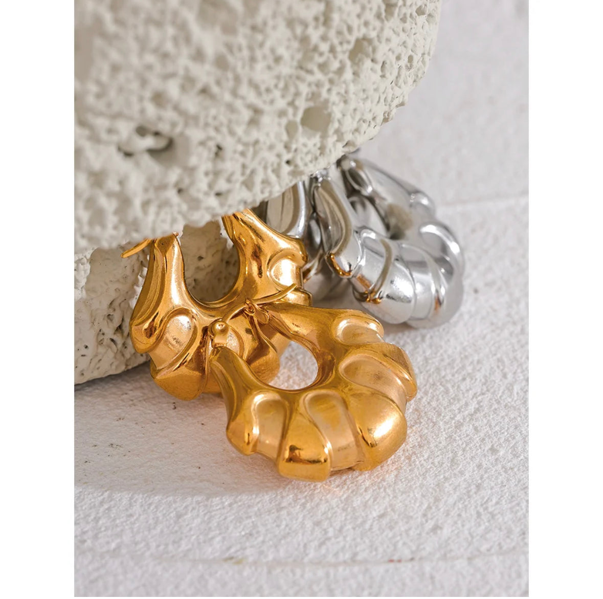 Geometric chunky gold hoop earrings