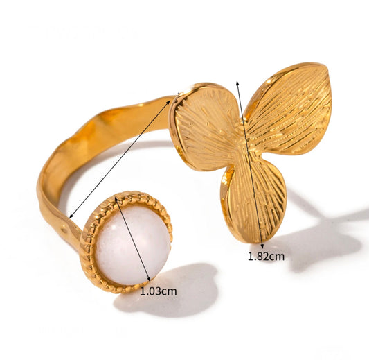 White flower adjustable ring