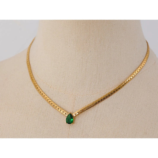 Green drop elegant necklace