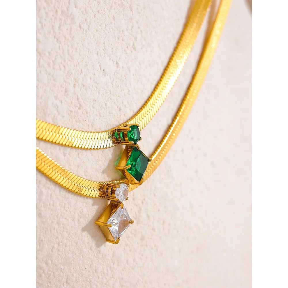 Elegant necklace