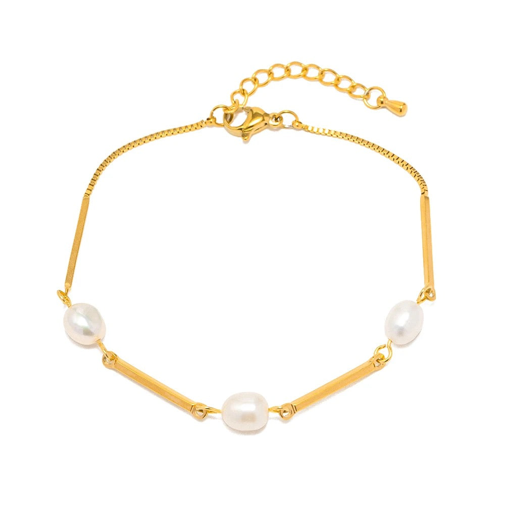 Freshwater pearl bracelet