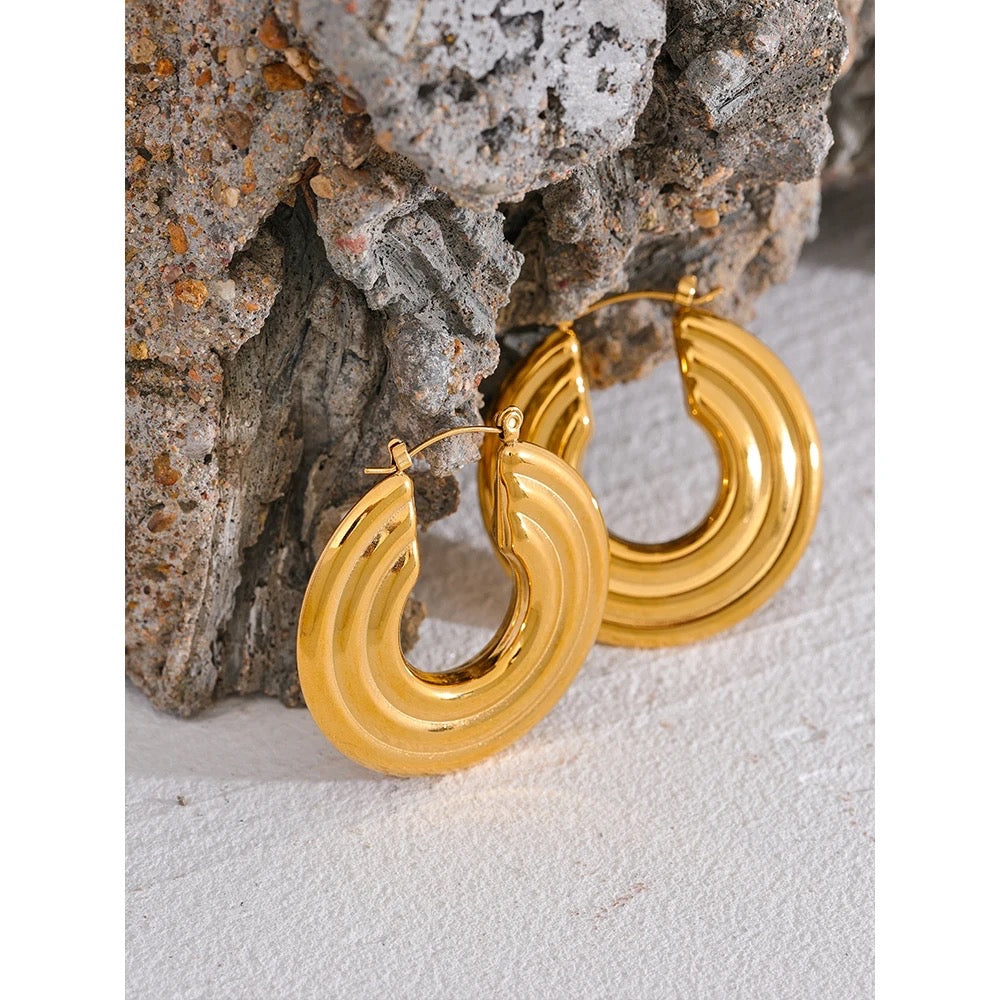 Round gold big hoop earrings