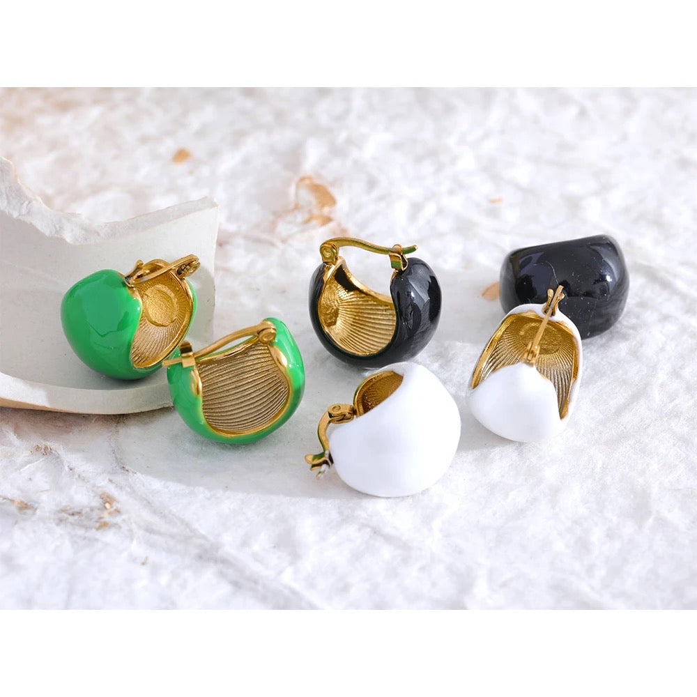 Round elegant hoop earrings