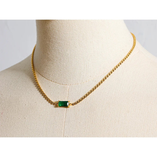Green elegant necklace