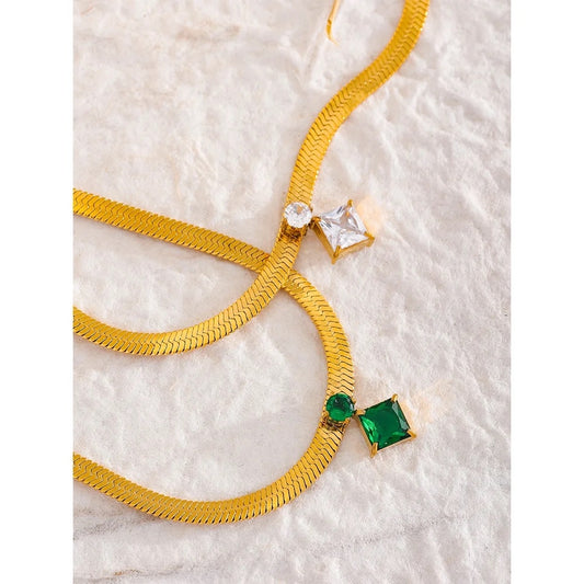 Elegant necklace