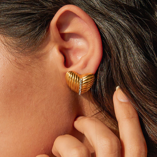 Heart texture stud earrings