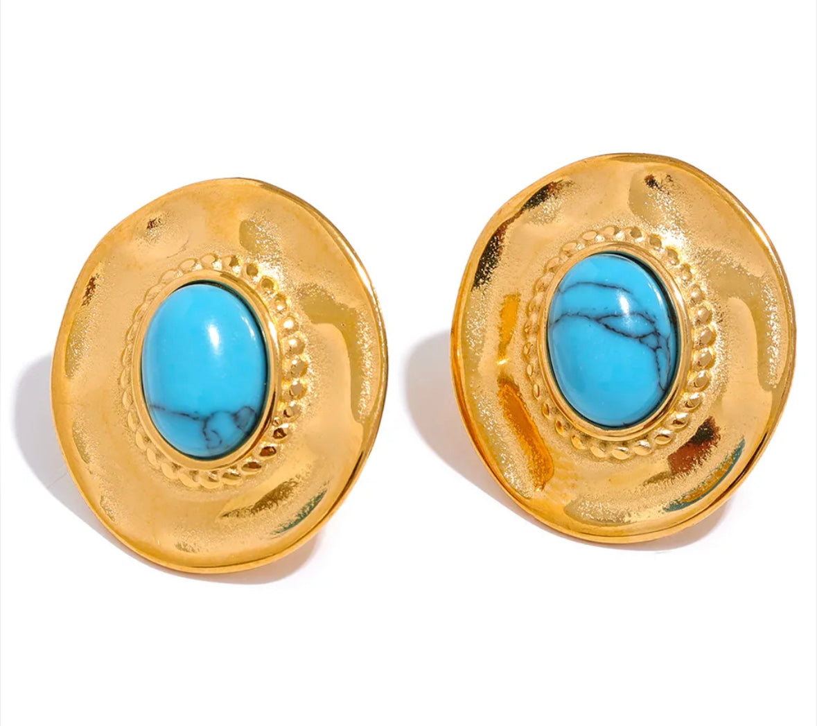 Round elegant stud earrings