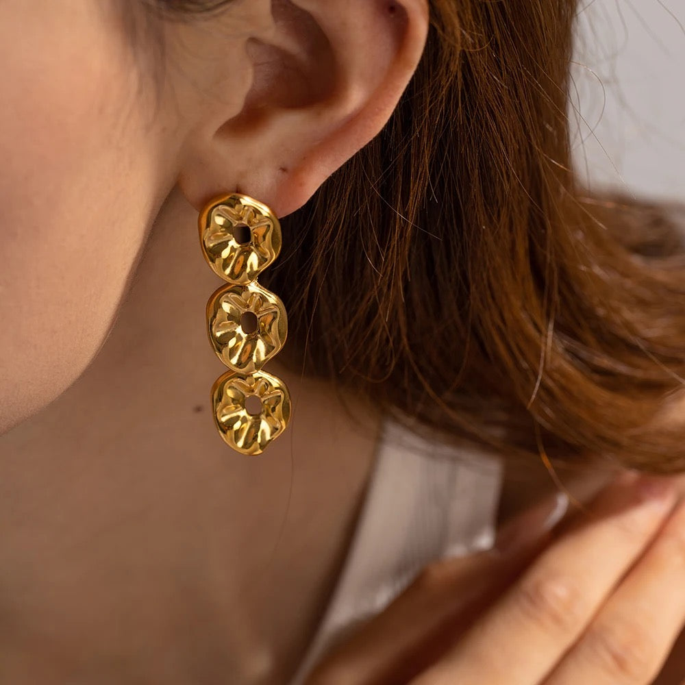 Three circle texture drop earrings