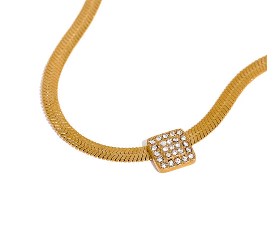 Gold square elegant necklace