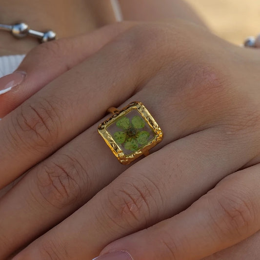 Green flower adjustable ring