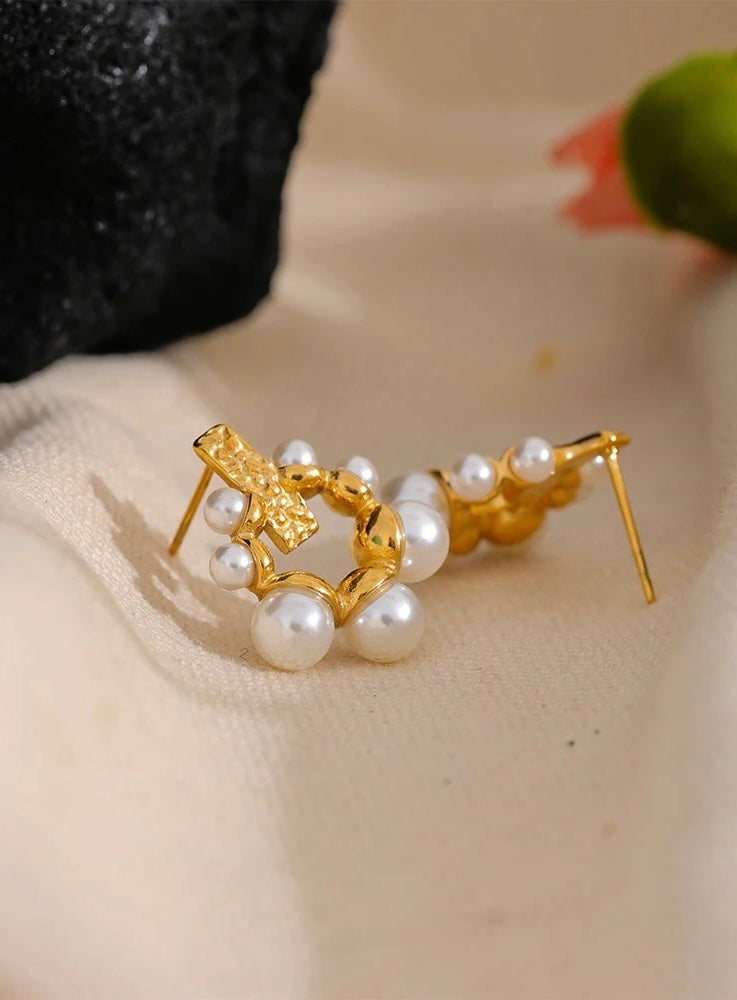 Stylish pearl stud earrings