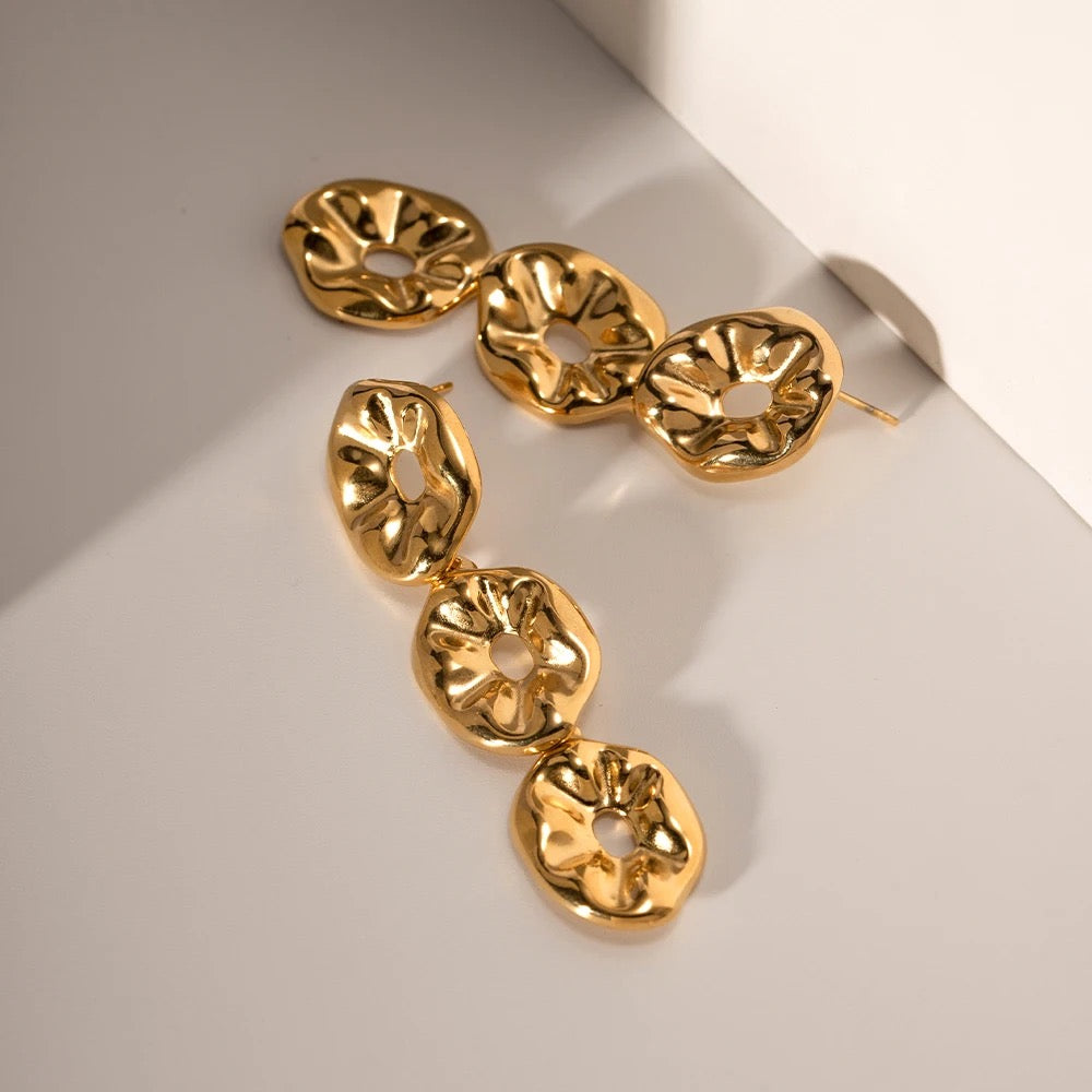 Three circle texture drop earrings