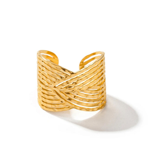 Hollow wide adjustable ring