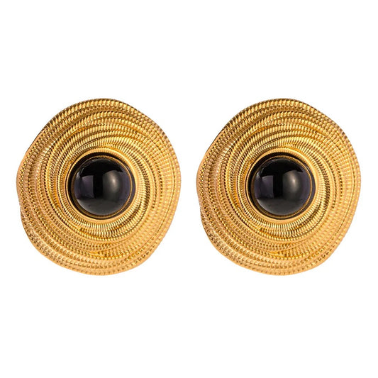 Black elegant stud earrings