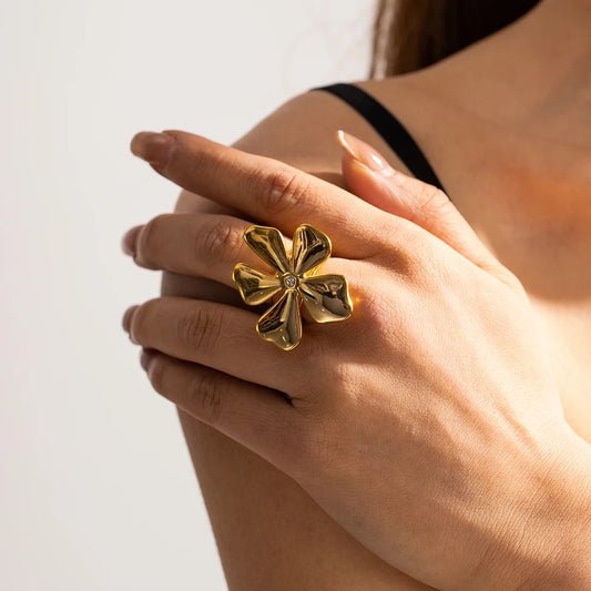 Big Flower adjustable ring