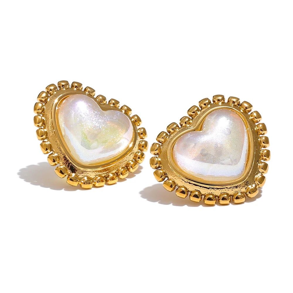 Pearl heart stud earrings
