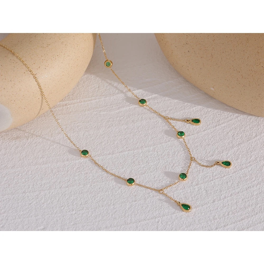Elegant necklace