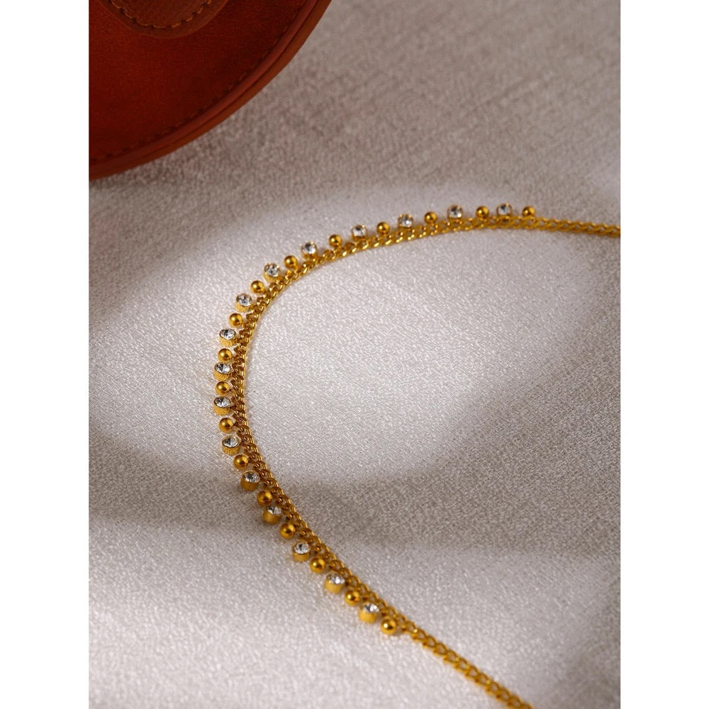 Delicate beads necklace