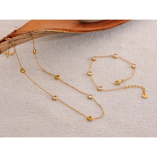 White zirconia cubic necklace and bracelet