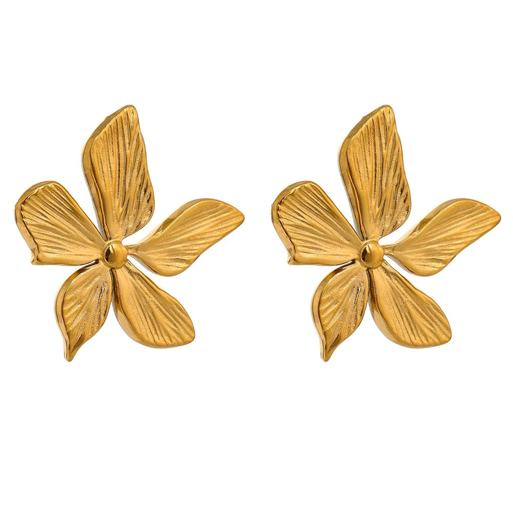 Flower stud earrings