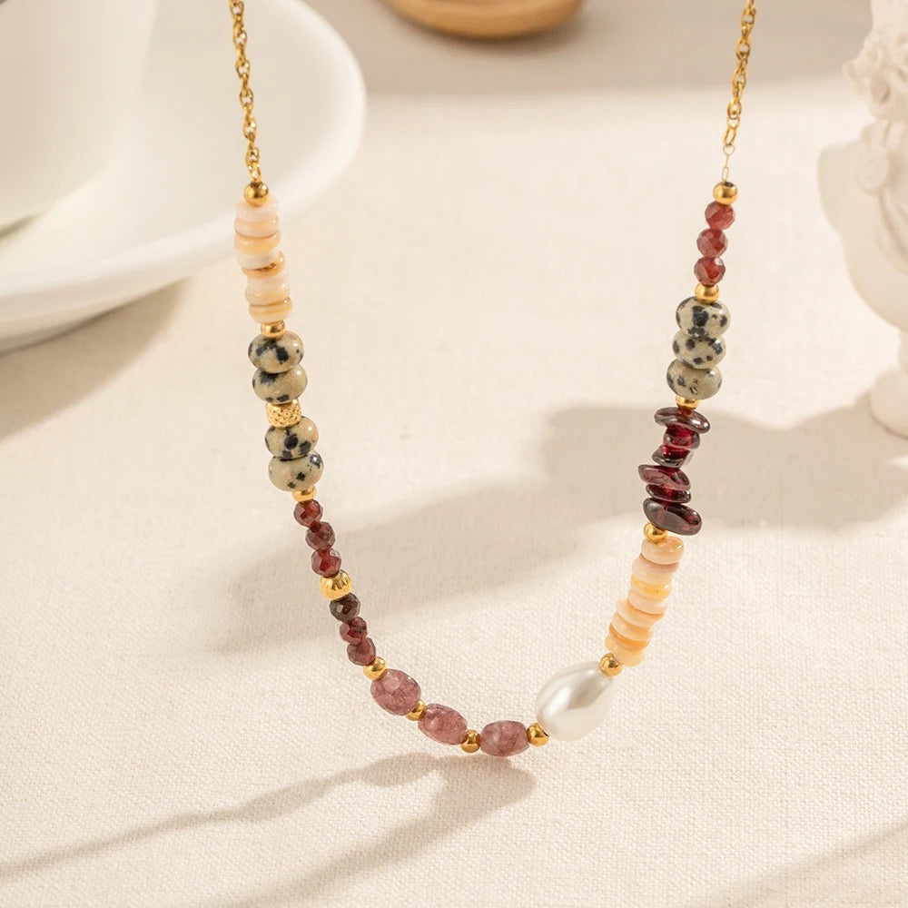 Cristal gemstone pedant necklace