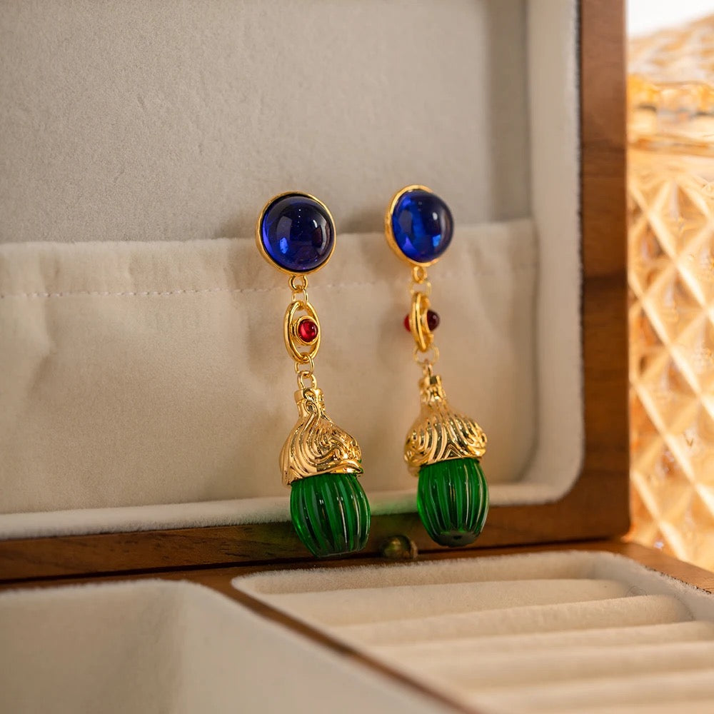 Elegant drop earring