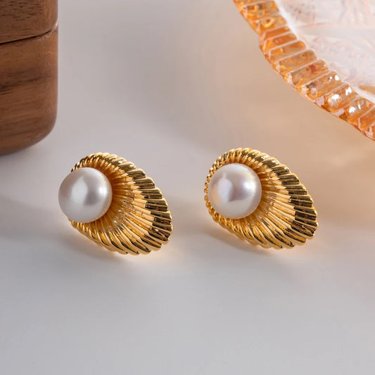 Texture fresh water pearl stud earrings