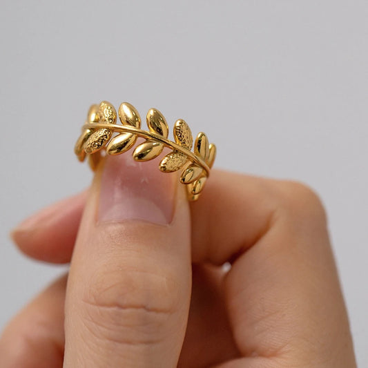 Leaf adjustable ring