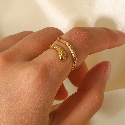 Snake adjustable ring