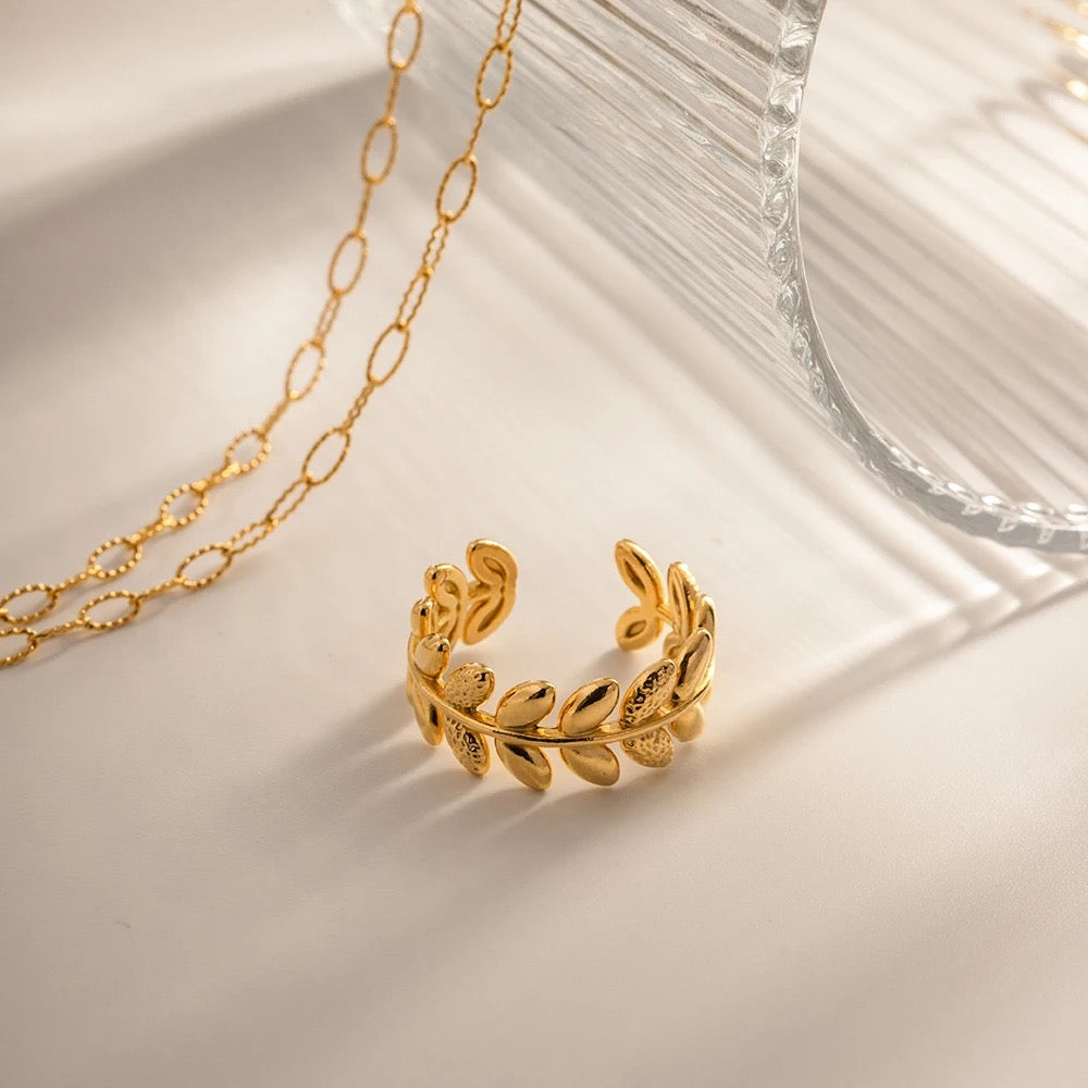 Leaf adjustable ring