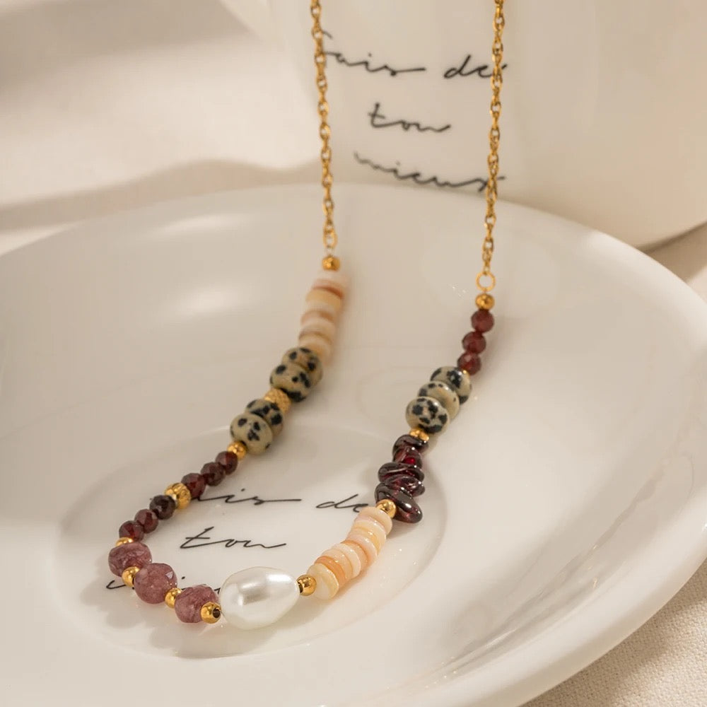 Cristal gemstone pedant necklace