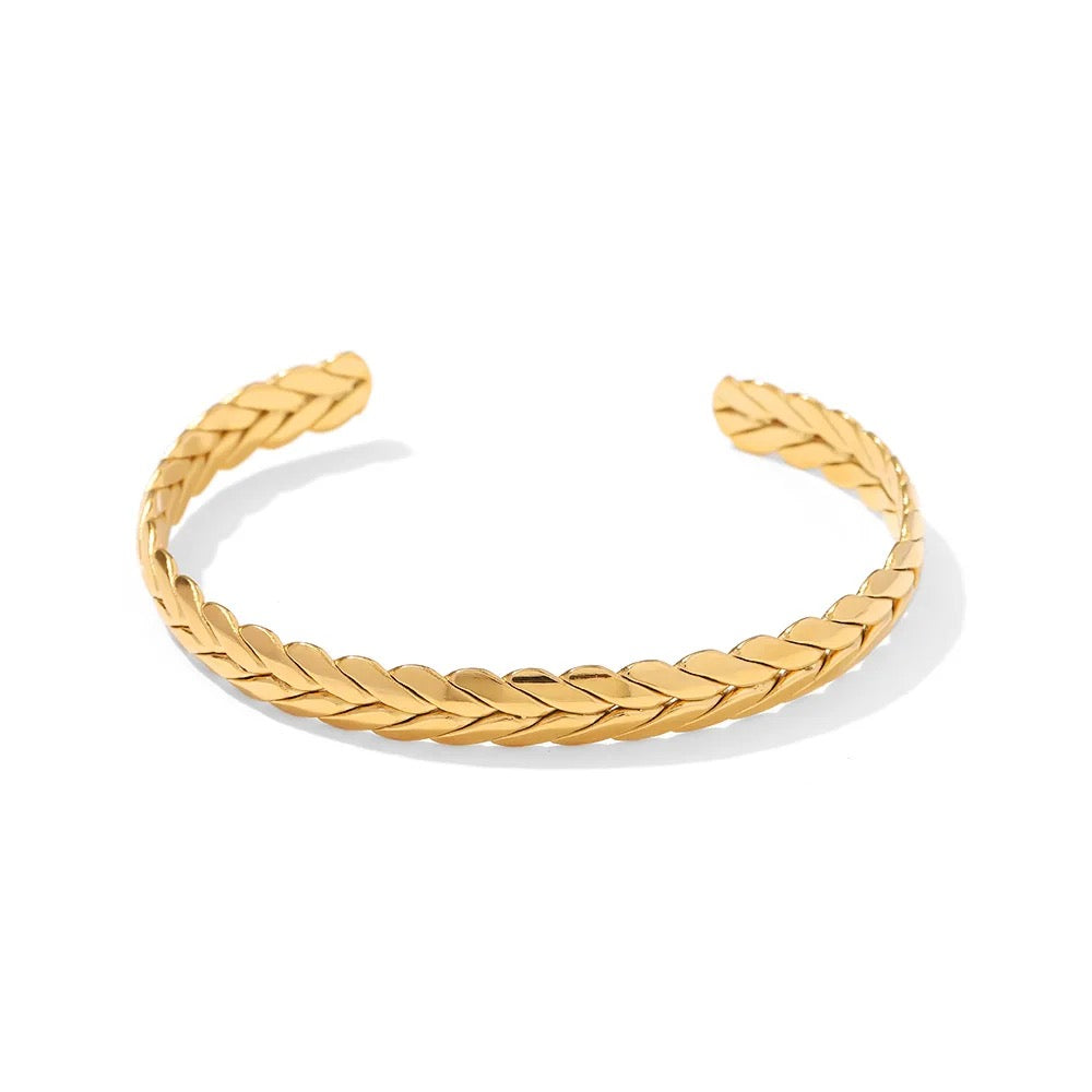 Elegant cuff bracelet
