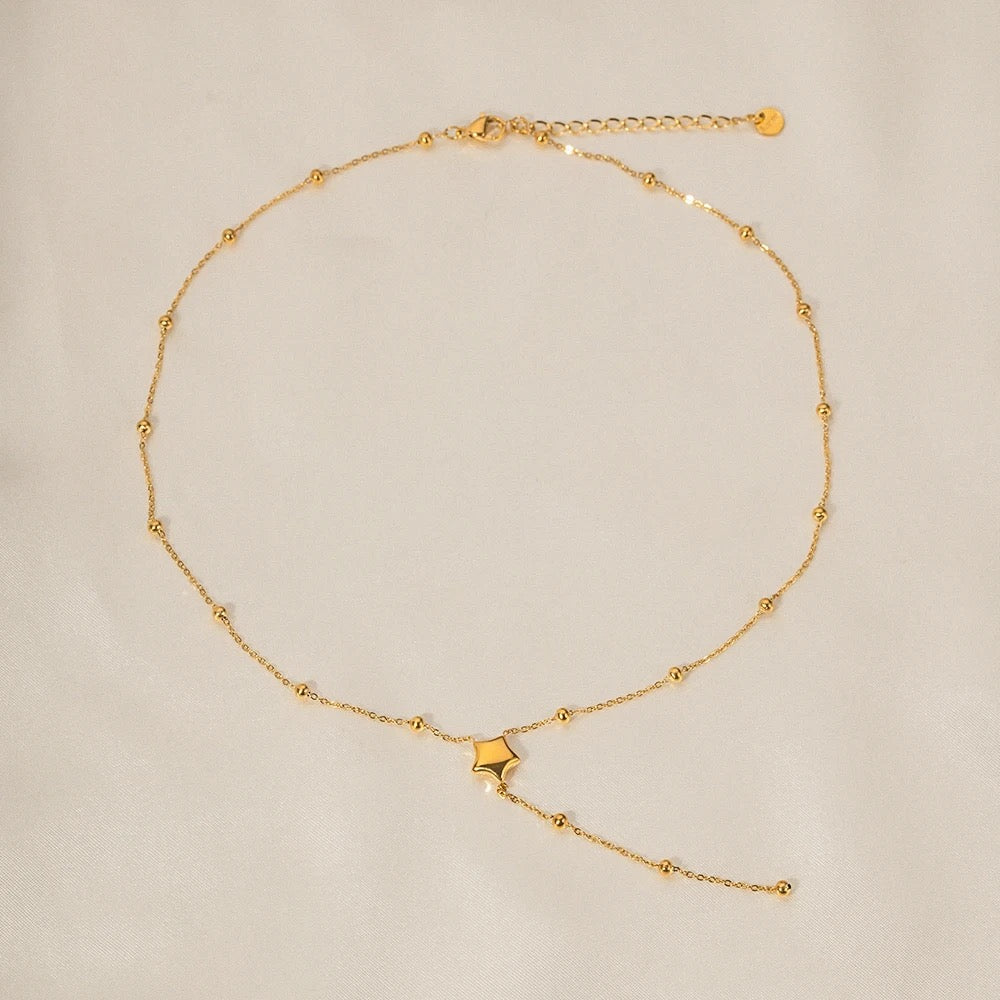Star pedant necklace