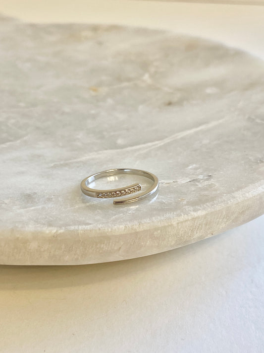 Simple adjustable ring