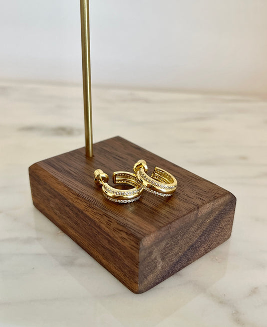 Elegant stud earrings