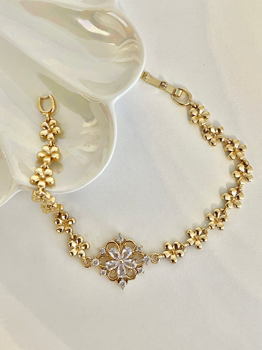 Flower elegant bracelet
