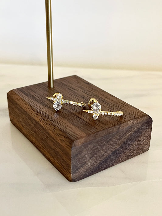 Elegant stud earrings
