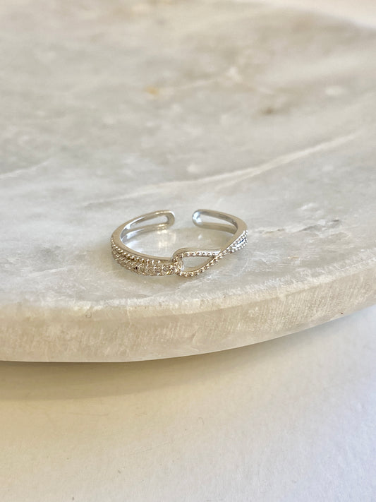 Simple adjustable ring