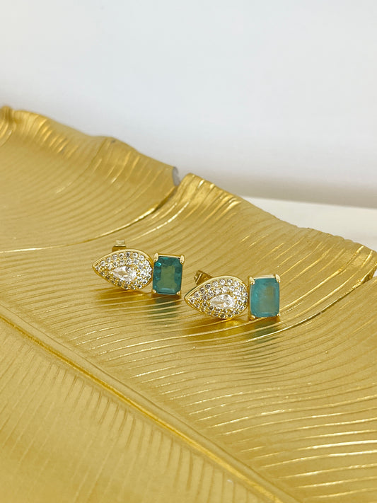 Elegant stud earrings