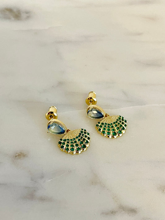 Elegant stud earrings