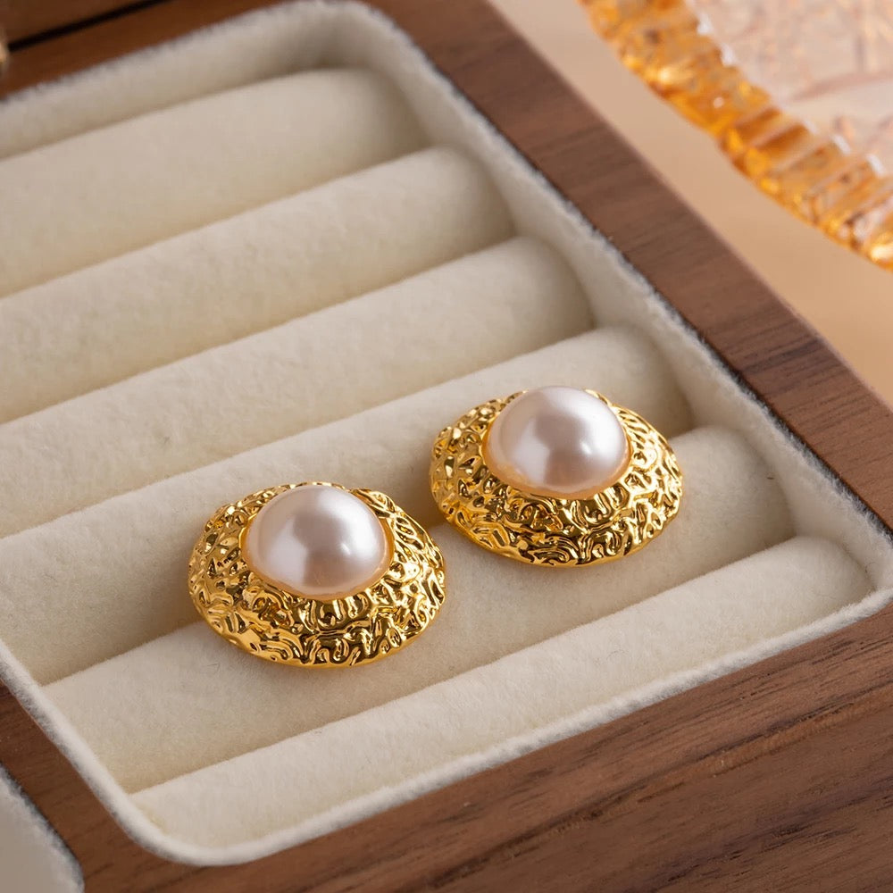 Round texture irregular Pearl stud earrings