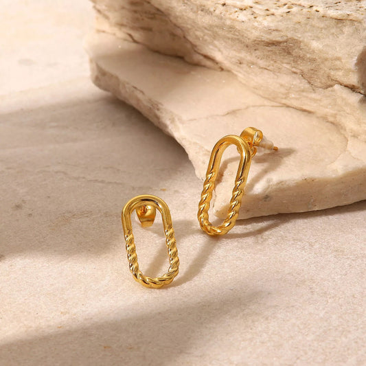 Oval stud earring