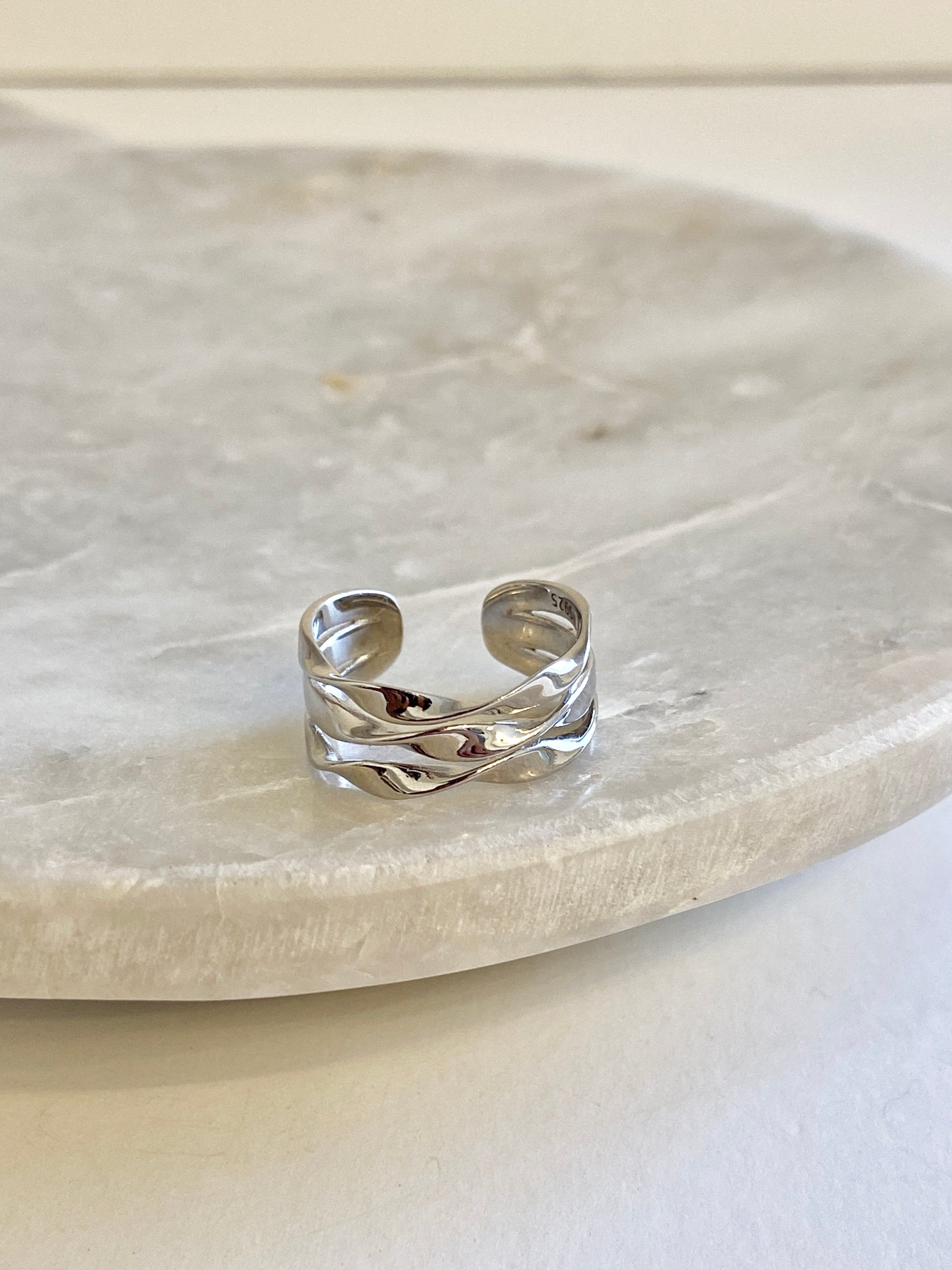 Chunky adjustable ring
