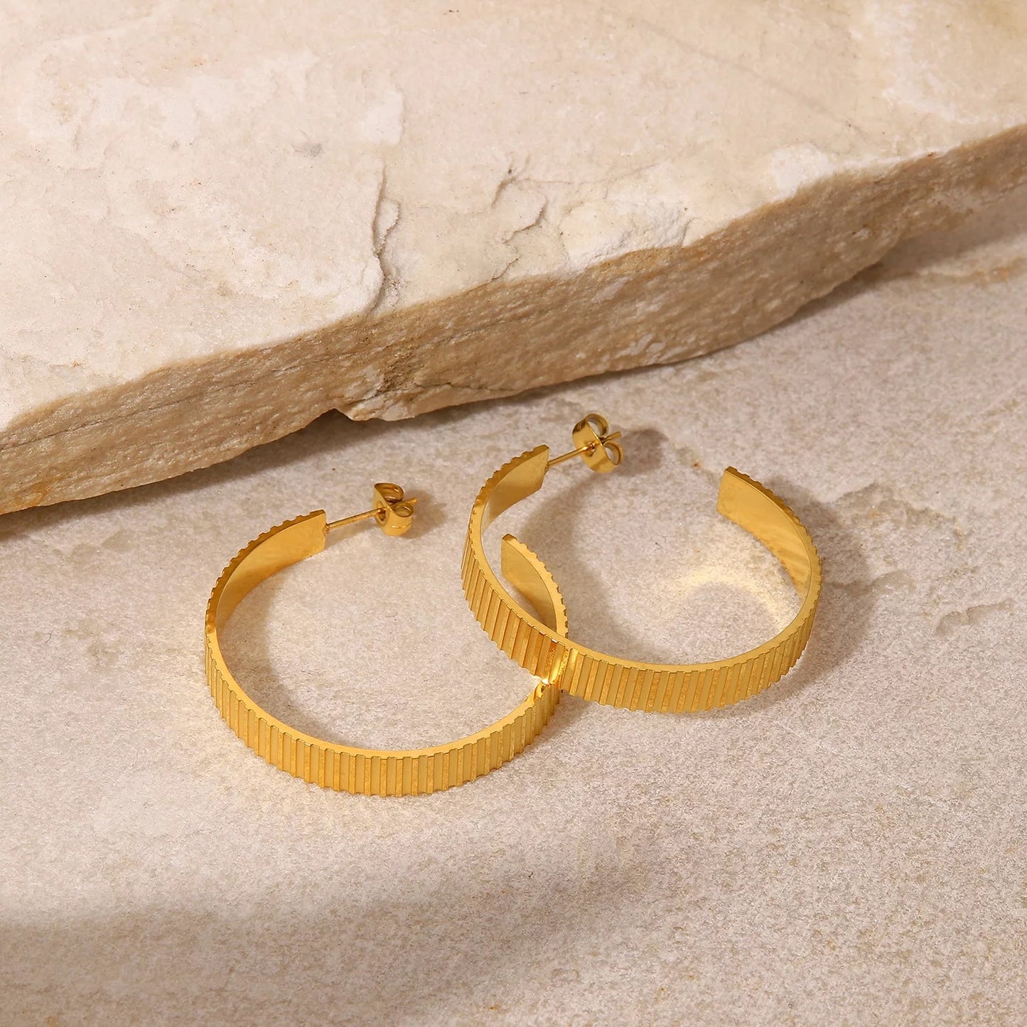 Rib C- Shaped big hoops earrings