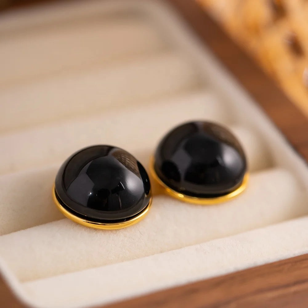 Classic stud earrings